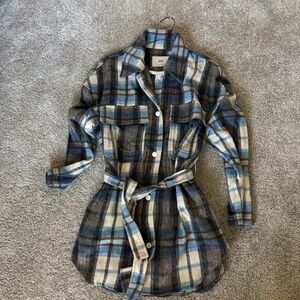 Woman’s STR White/Blue Flannel Jacket Small